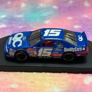 NASCAR Quartzo Diecast Ford Thunderbird #15 Racing Car